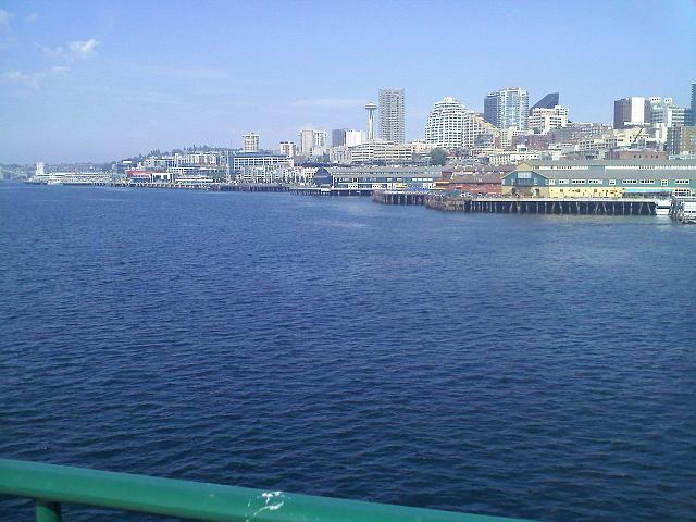 0902091230a.jpg - Seattle from the ferry we took