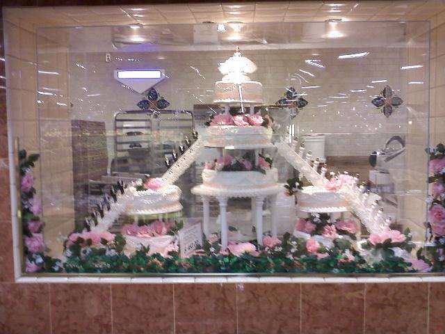 0321001926.jpg - Wedding cake at the Mexican market