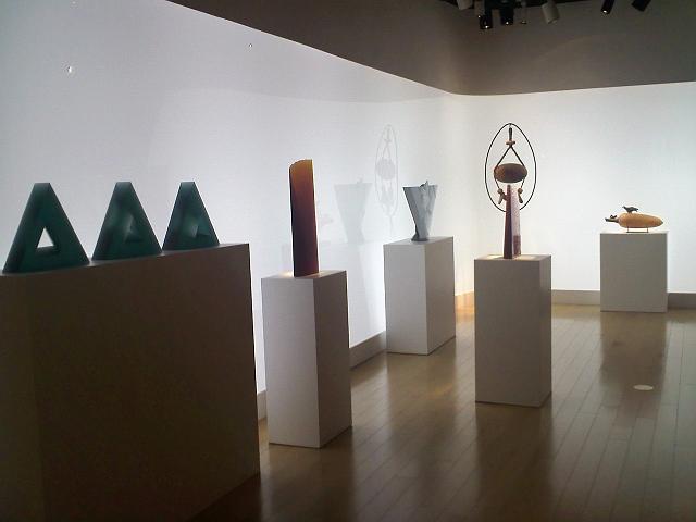 0325001624.jpg - Palm Springs art museum - more glass