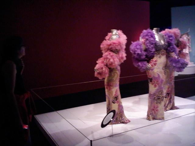 0902001232.jpg - The Supremes dresses at the EMP