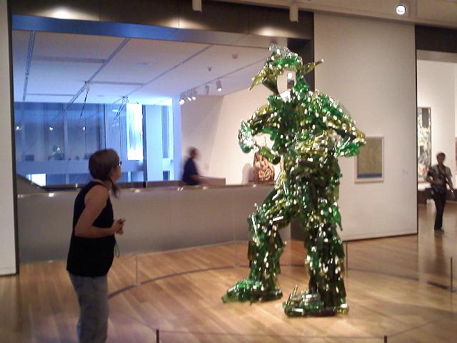 0902001716.jpg - Seattle Art Museum - Petra meets the bottle man