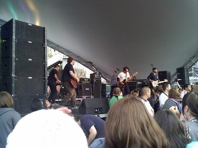 0905001836.jpg - Motion City Soundtrack