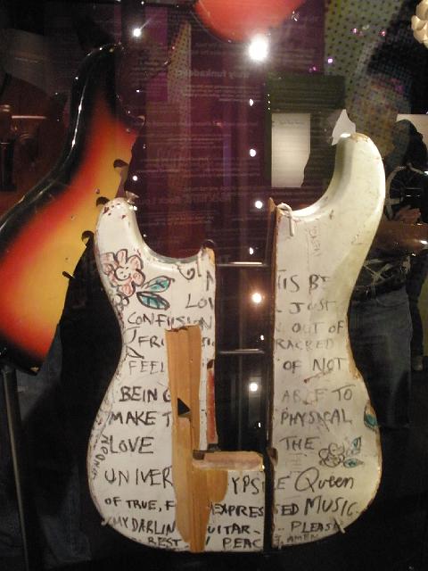 P9020231.JPG - Jimi Hendrix guitar at the EMP