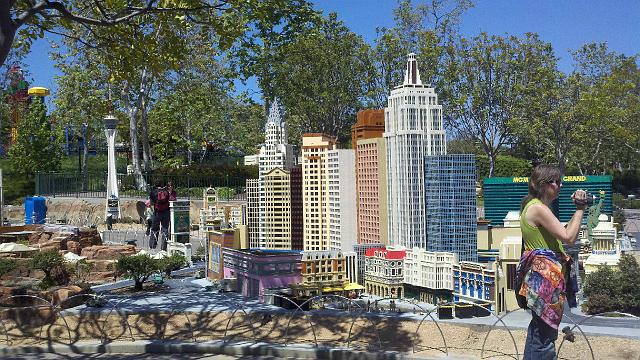 2011-04-28_11-32-02_731.jpg - Legoland - buildings made of Legos