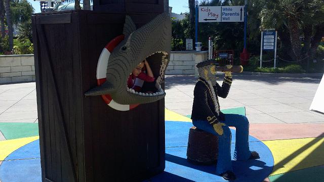 2011-04-28_14-14-03_431.jpg - Legoland