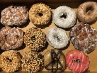 All-vegan donut store - mmmm....